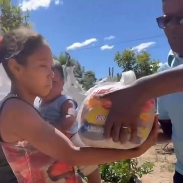 Cestas que alimentam o corpo. Amor que alimenta a alma - Cruz e Graça