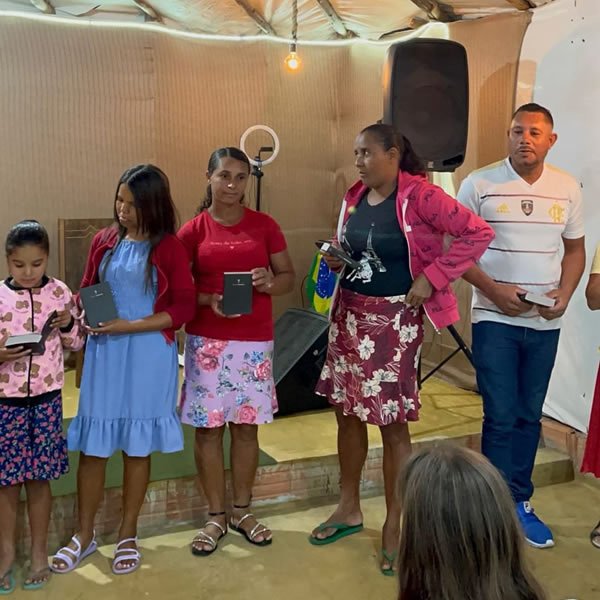 Evangelismo e Doação de Bíblias em Pontezinha - Cruz e Graça