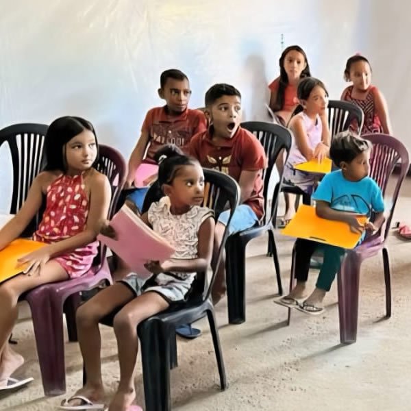 Evangelismo e Doação de Bíblias em Pontezinha A Palavra foi anunciada com amor e propósito - Cruz e Graça